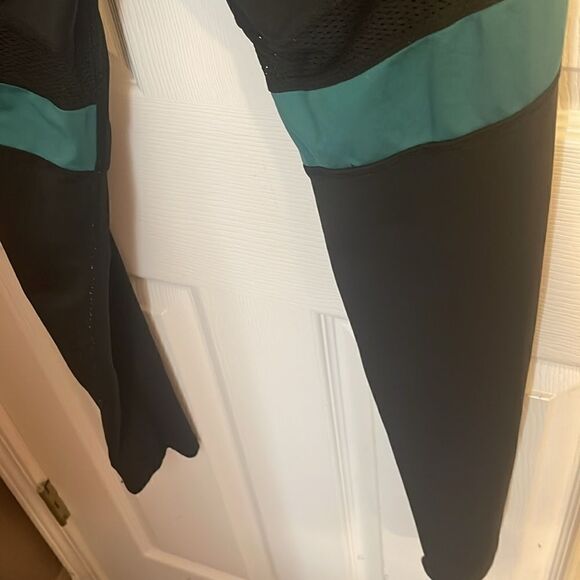 BCBGeneration Leggings EUC Medium - Picture 8 of 10